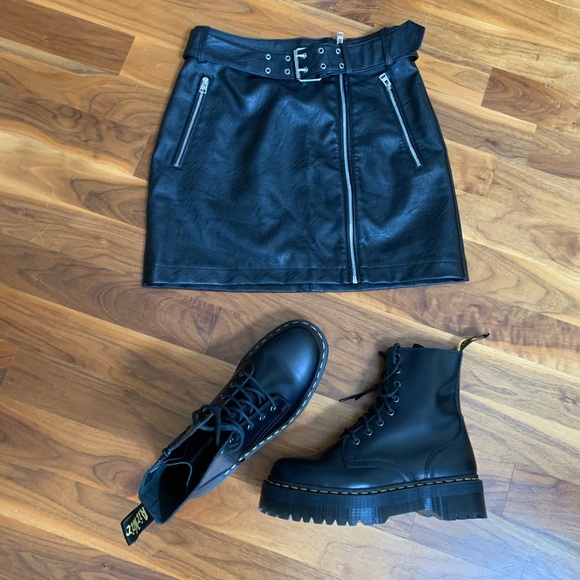 Topshop Black Faux Leather PU Hardware Mini Skirt - Picture 12 of 13